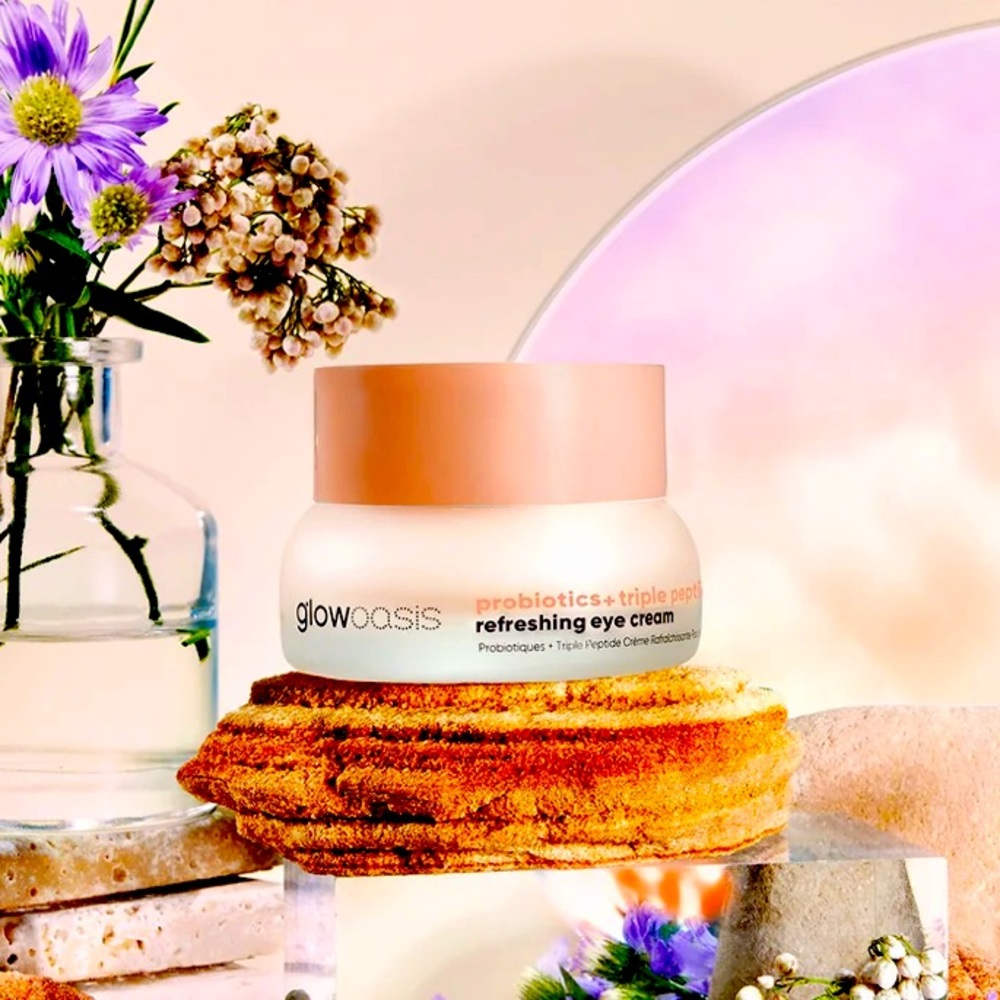 Glowoasis Probiotics + Triple
Peptide Refeshing Eye Cream